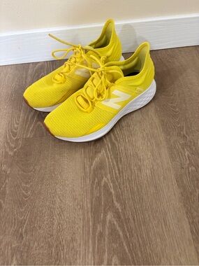 New Balance Fresh Foam Roav Sneaker I Size 7.5